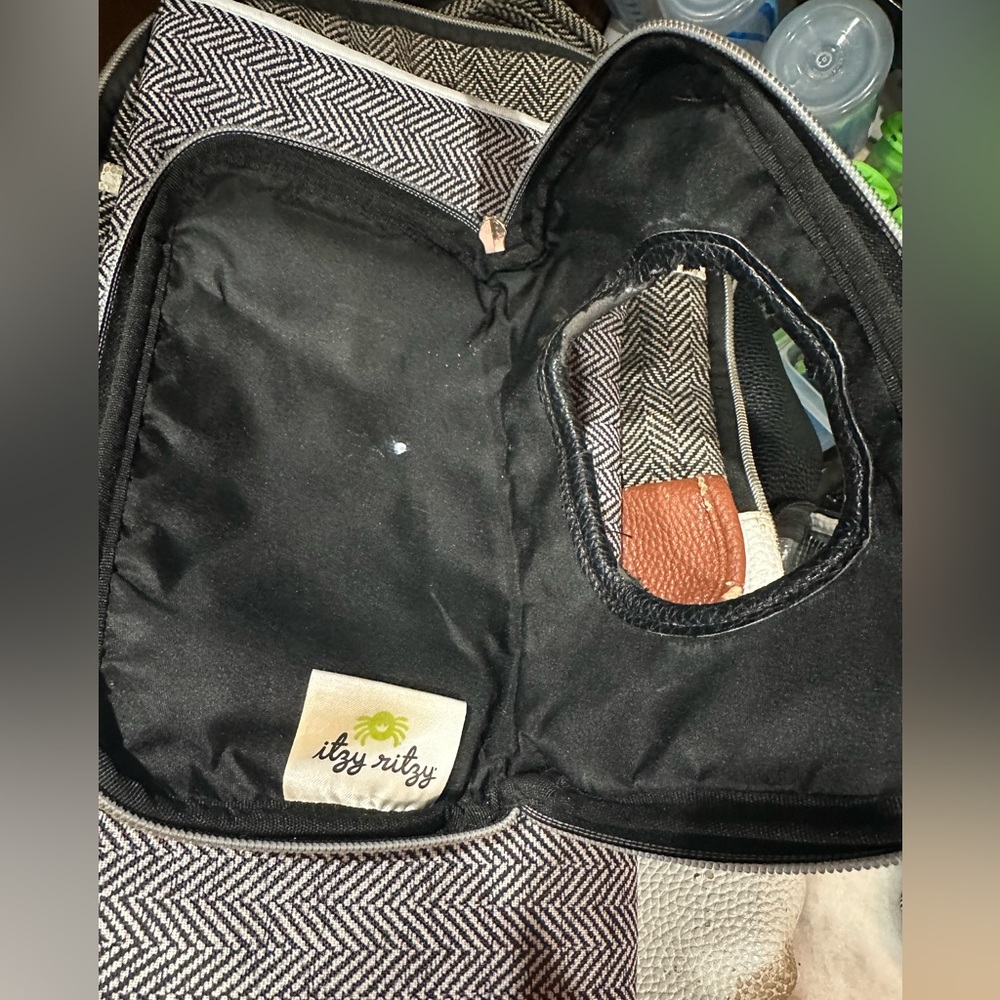 Diaper bag essentials - Picture 5 of 8
